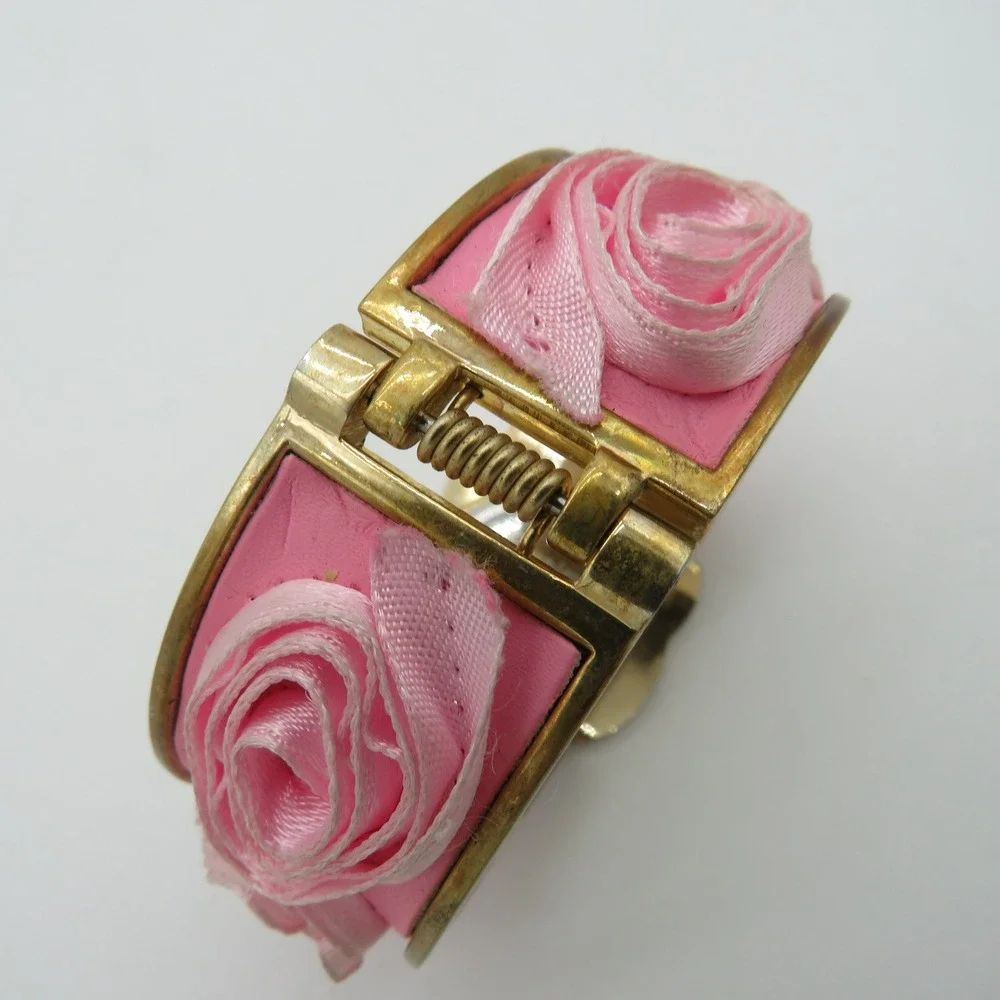 Sanrio Hello Kitty Rhinestone Flip Top Bangle Watch Pink Rosette Gold Tone Y2K